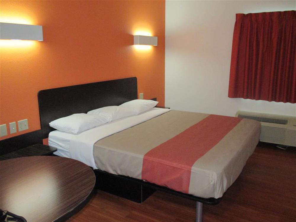 Motel 6 Wilkes Barre Arena Room photo