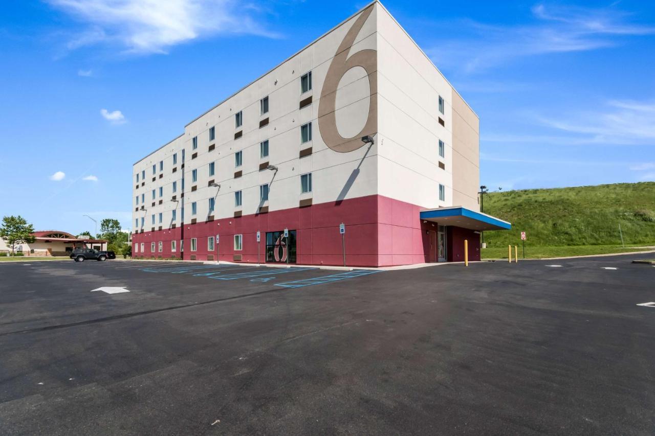 Motel 6 Wilkes Barre Arena Exterior photo