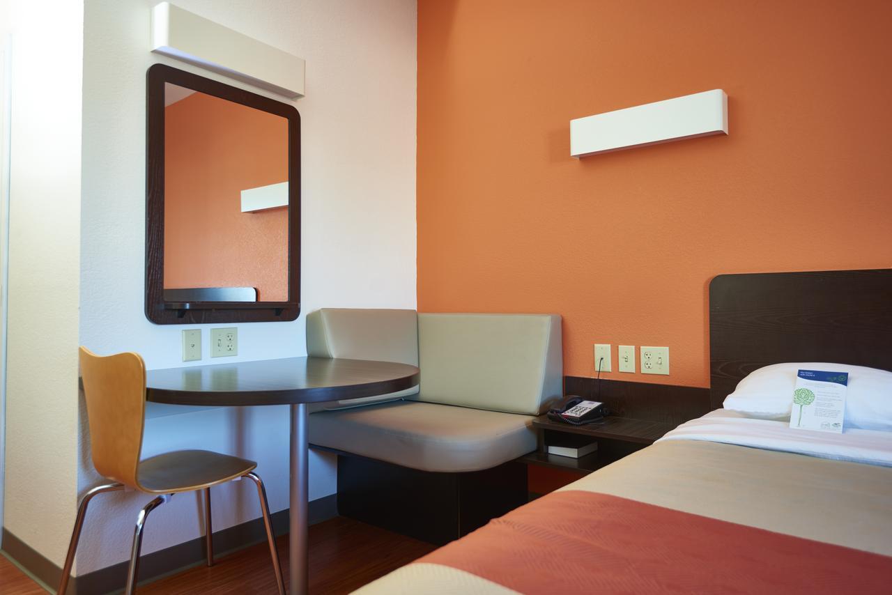 Motel 6 Wilkes Barre Arena Exterior photo