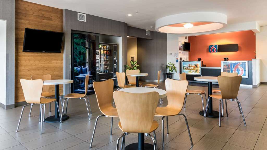Motel 6 Wilkes Barre Arena Restaurant photo